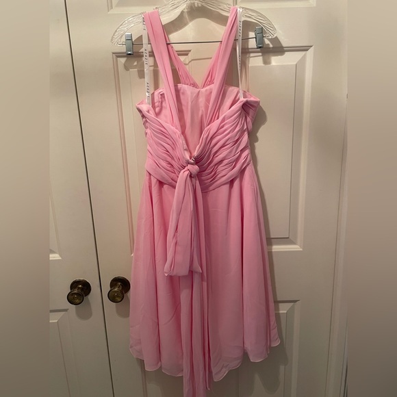 Elegant Pink Sleeveless Dress - Picture 3 of 12